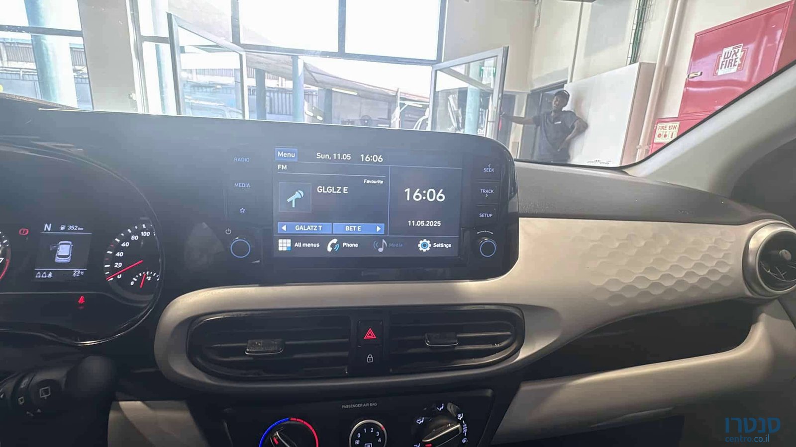 2021' Hyundai i10 photo #5