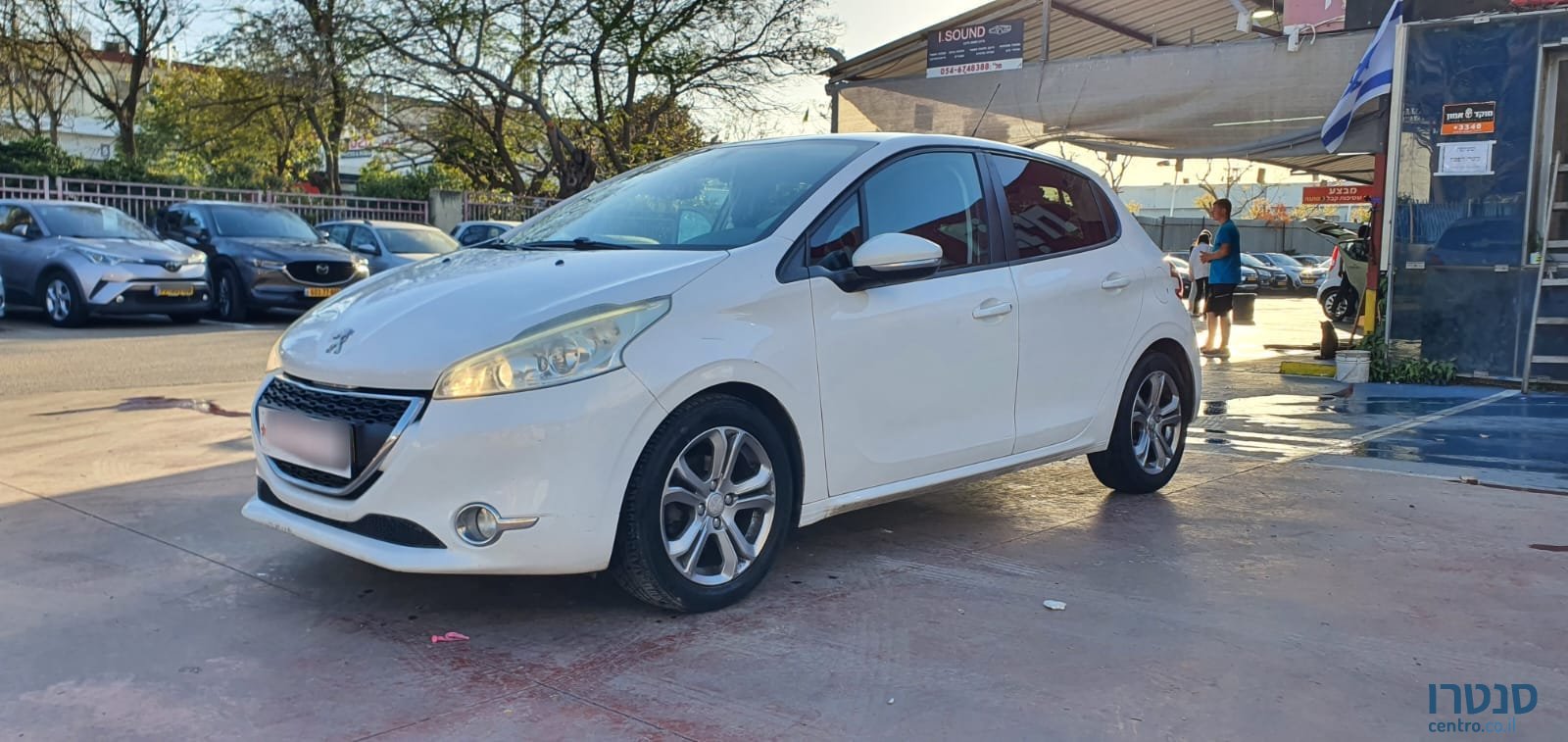 2015' Peugeot 208 photo #1