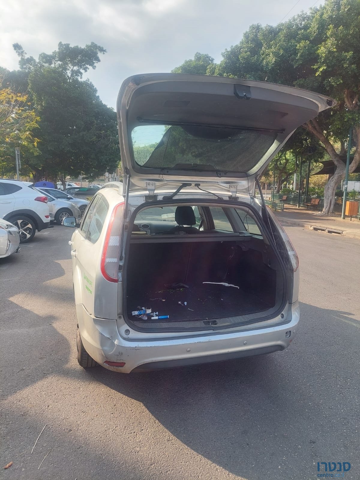 2010' Ford Focus mk2 trend Station photo #5