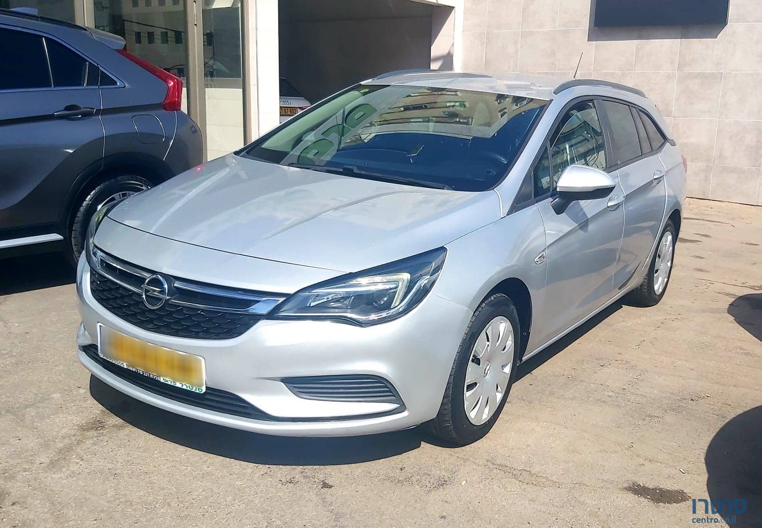 2016' Opel Astra photo #1