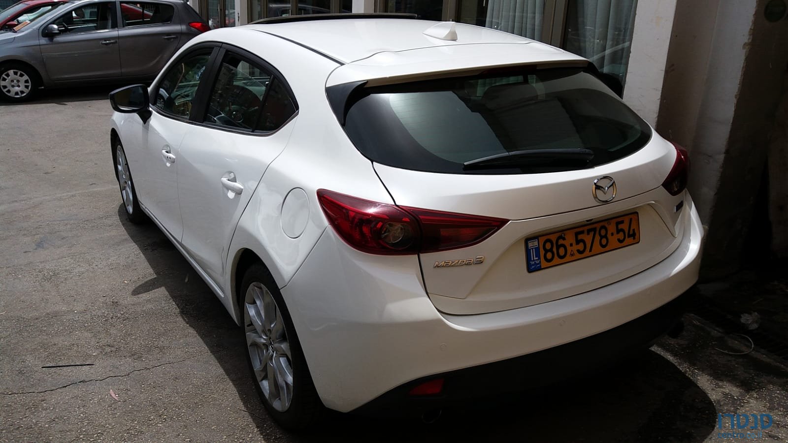 2015' Mazda 3 photo #4