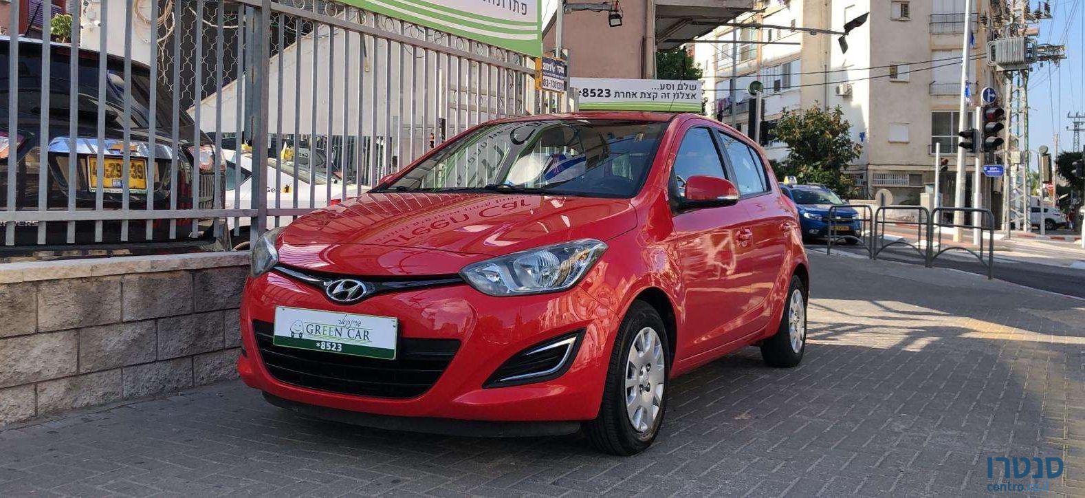 2012' Hyundai i20 יונדאי photo #2