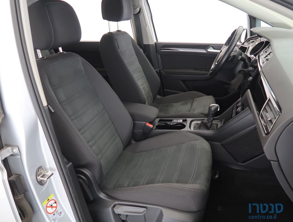2021' Volkswagen Touran photo #6