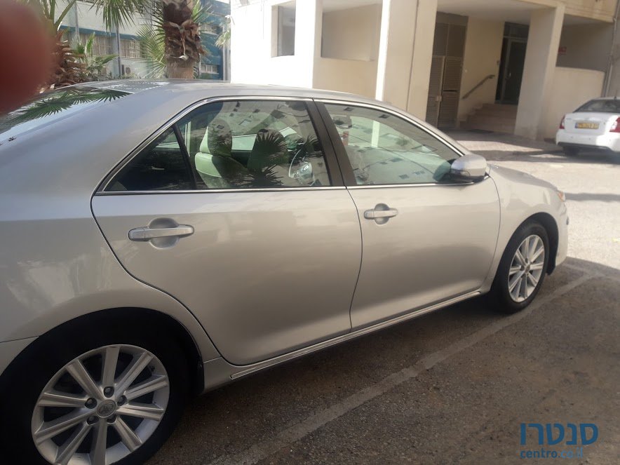 2014' Toyota Camry XLE photo #1