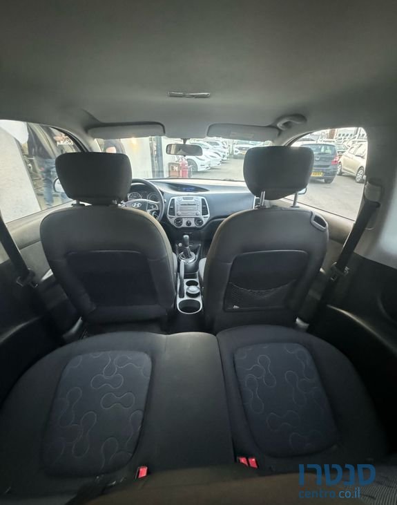 2011' Hyundai i20 יונדאי photo #2