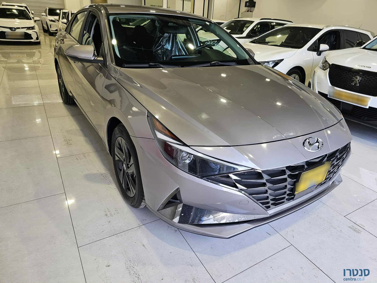 2022' Hyundai Elantra photo #2