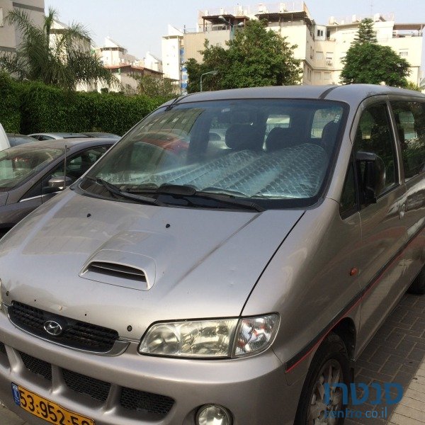 2005' Hyundai H-1 photo #1