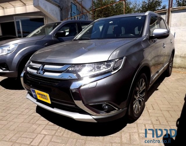 2016' Mitsubishi Outlander photo #1