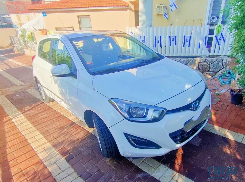 2014' Hyundai i20 יונדאי photo #1