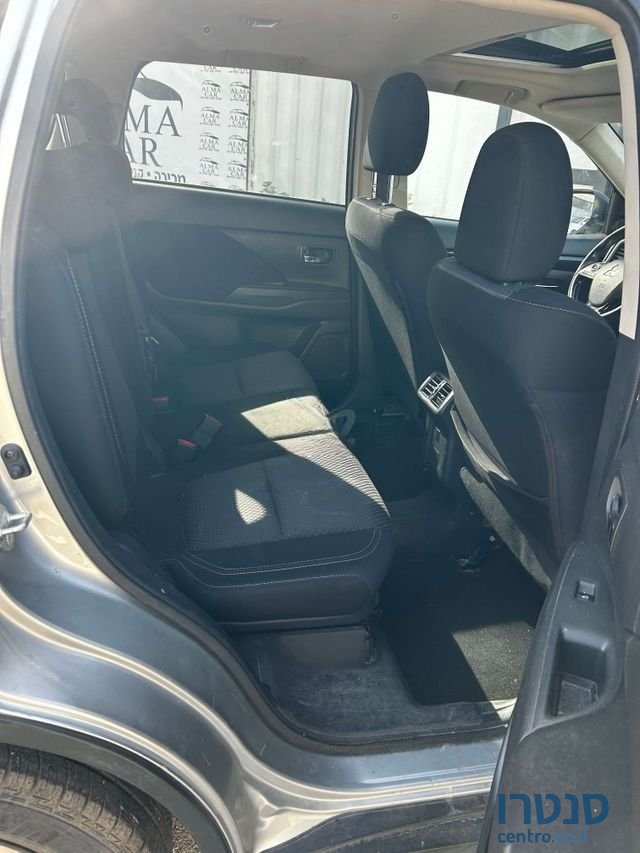 2019' Mitsubishi Outlander מיצובישי אאוטלנדר photo #2