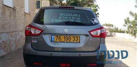 2015' Suzuki SX4 photo #3