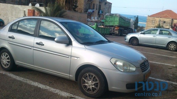 2009' Hyundai Accent photo #2