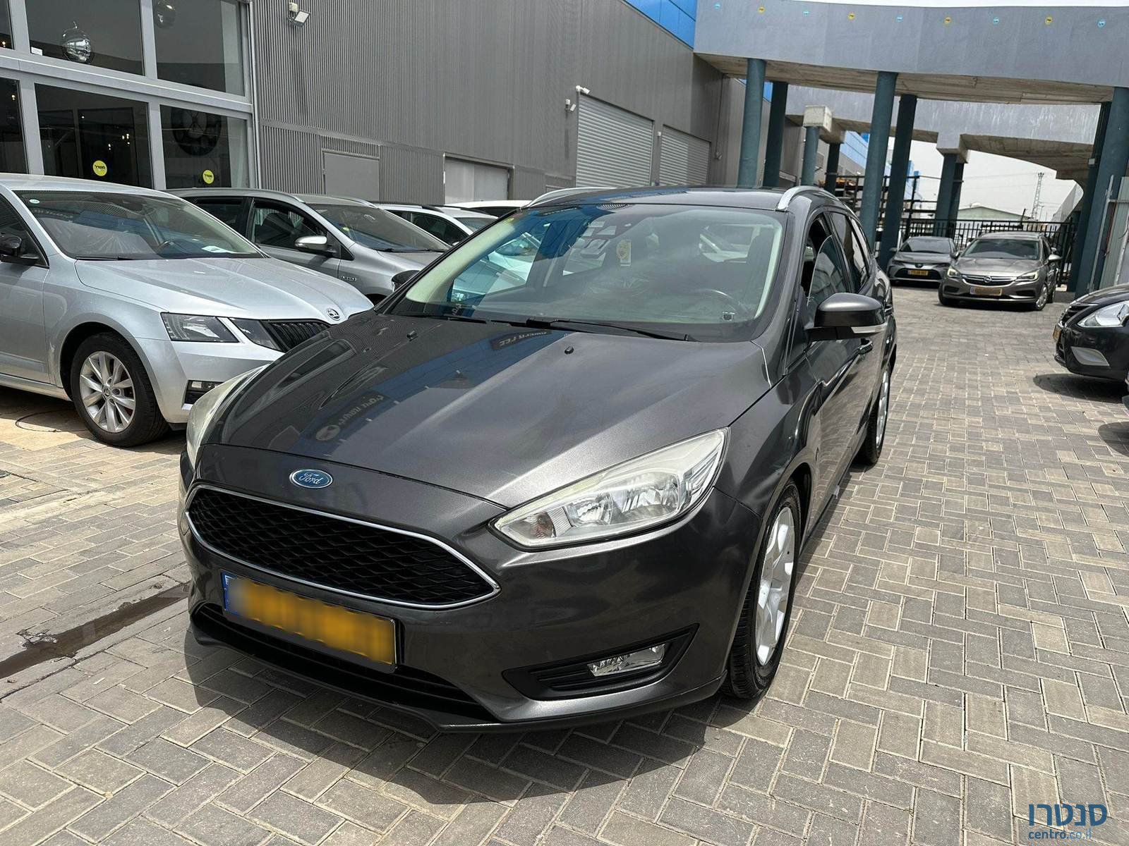 2016' Ford Focus photo #1