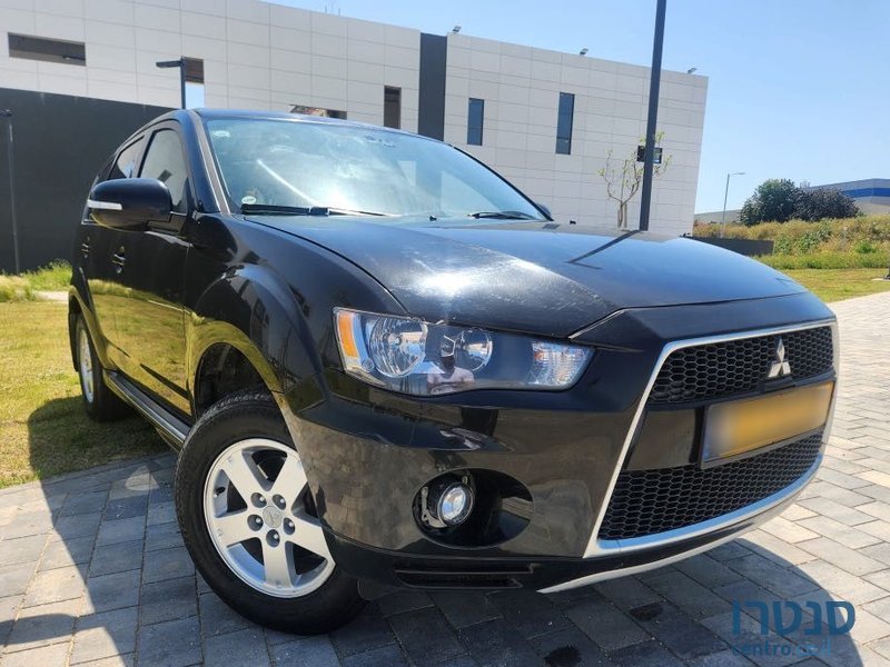 2011' Mitsubishi Outlander מיצובישי אאוטלנדר photo #1