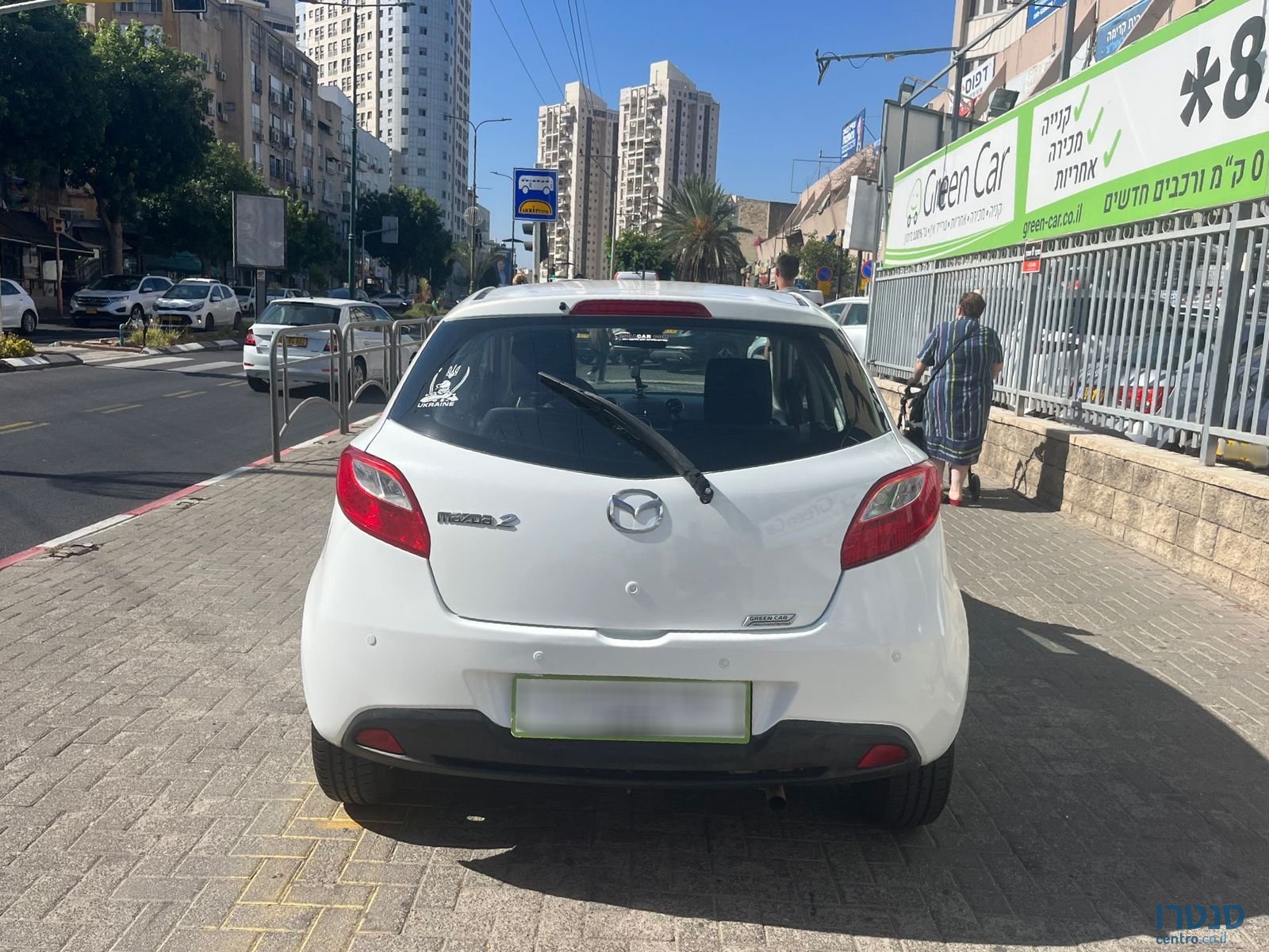 2012' Mazda 2 photo #6