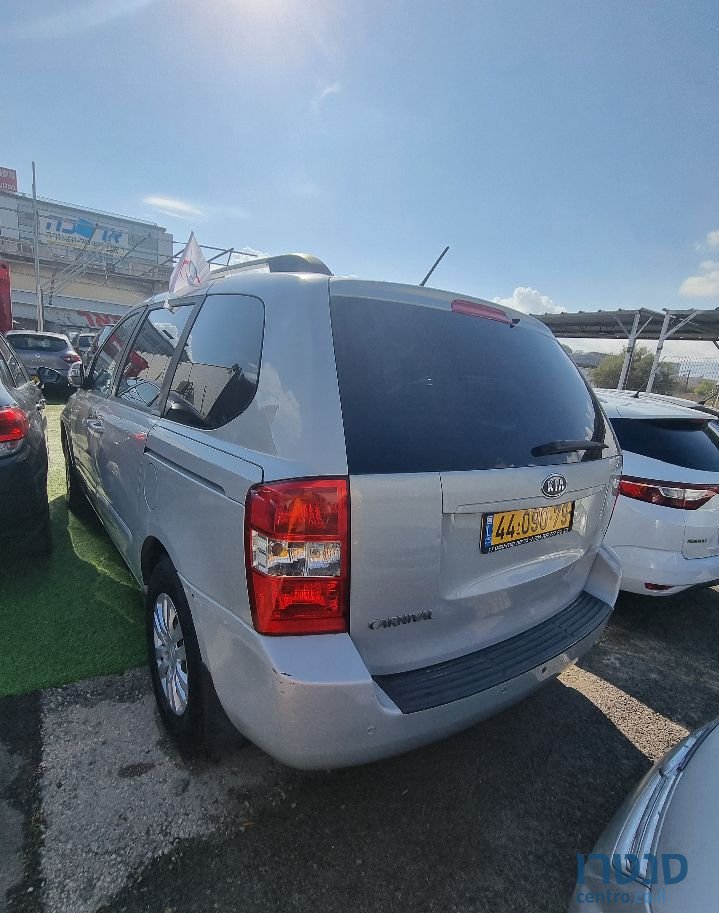 2011' Kia Carnival קיה קרניבל photo #2