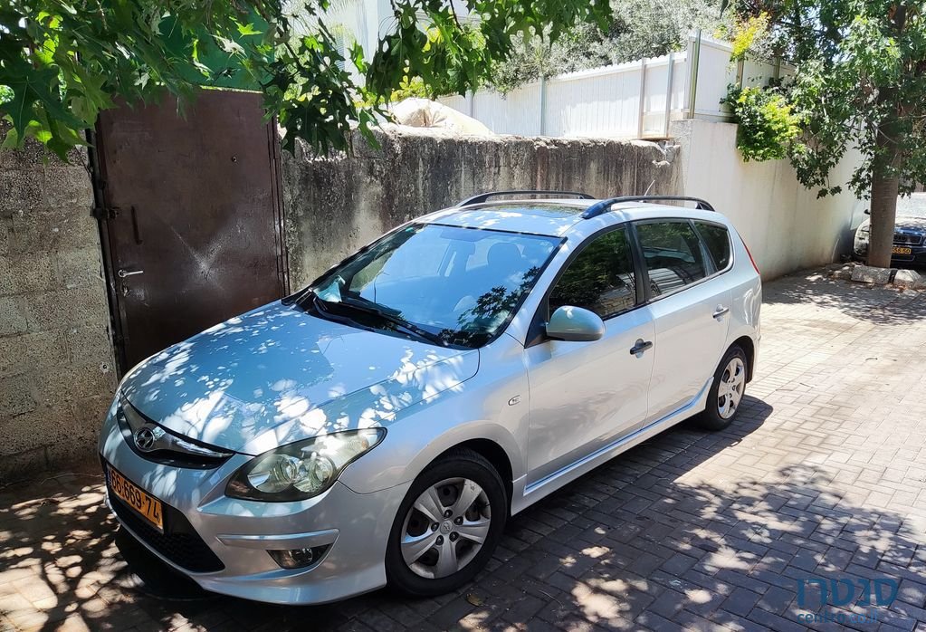 2011' Hyundai I30Cw יונדאי photo #1