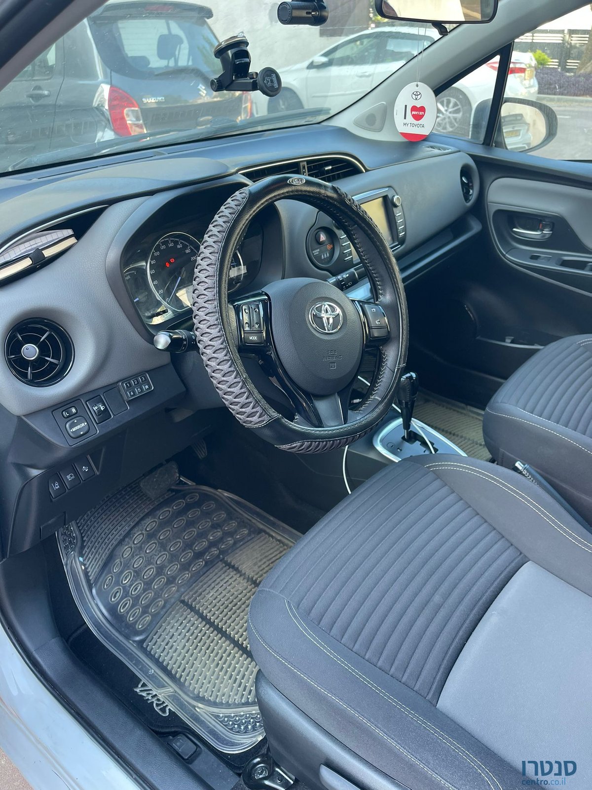 2018' Toyota Yaris טויוטה יאריס photo #3