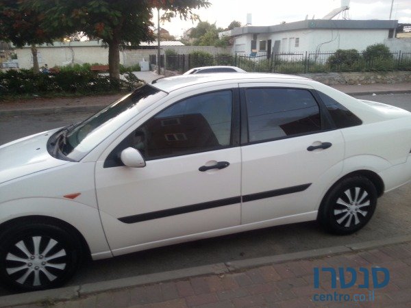 2001' Ford Focus photo #2