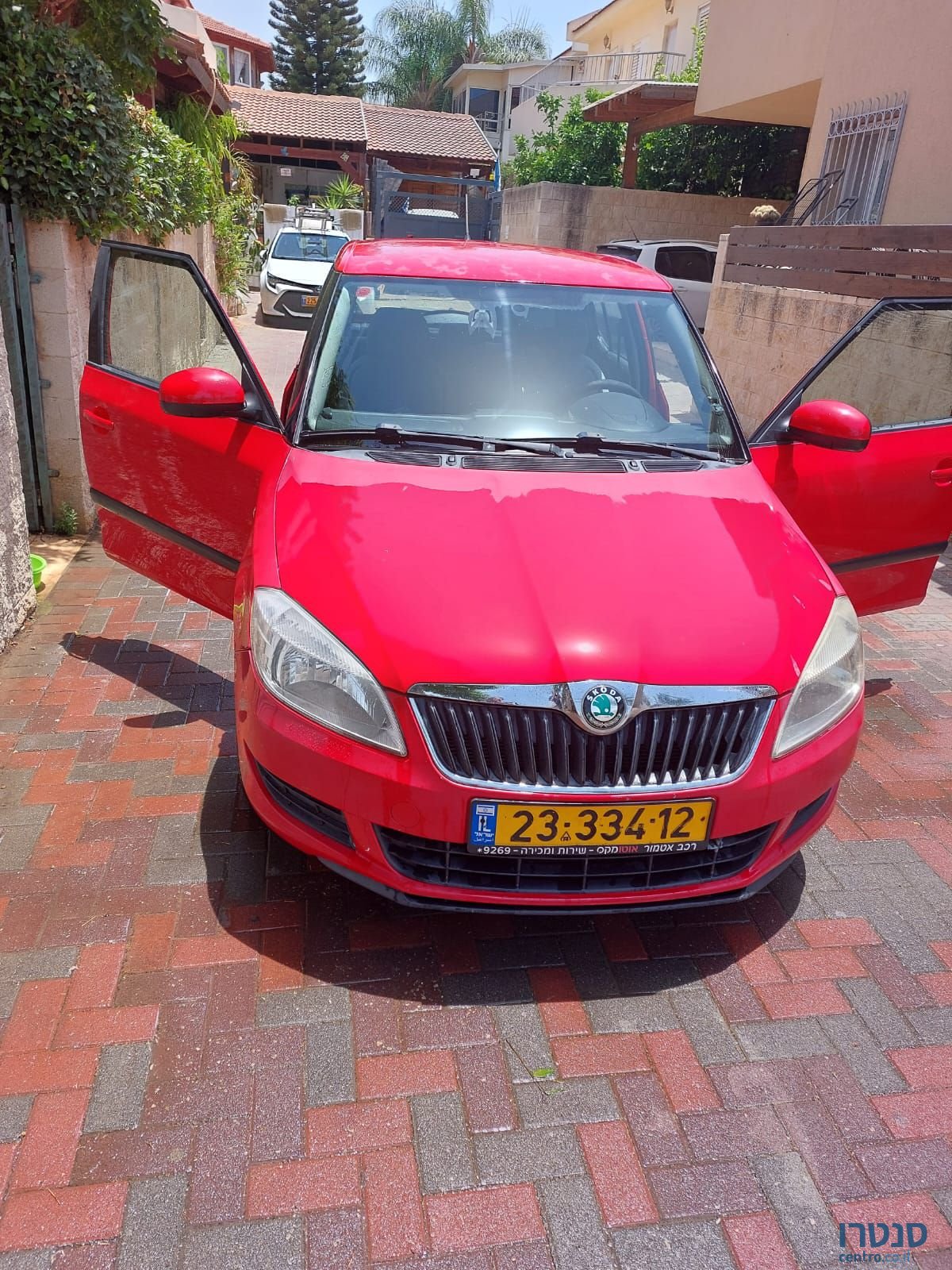 2012' Skoda Fabia סקודה פאביה photo #2