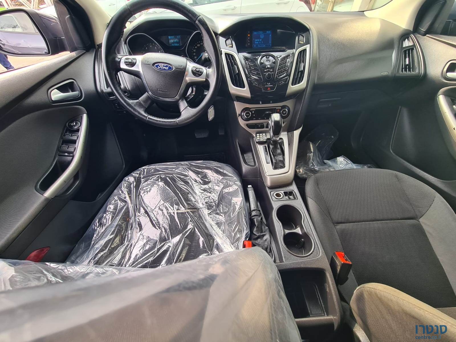 2012' Ford Focus photo #5