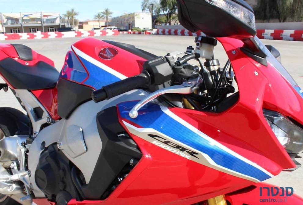 2017' Honda Honda CBR1000RR photo #3