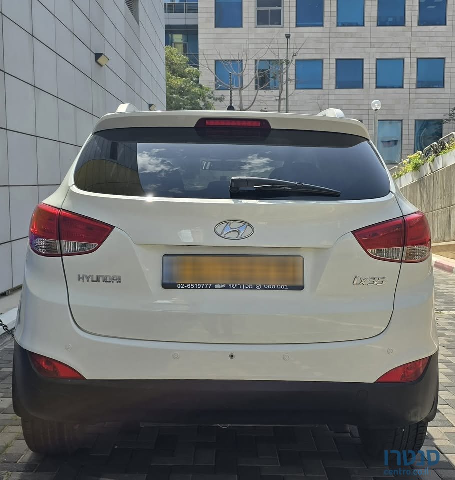 2011' Hyundai ix35 photo #5