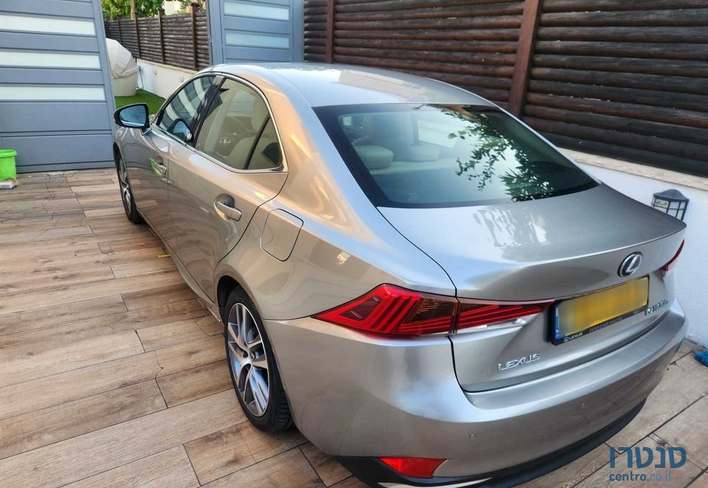 2019' Lexus Is300H לקסוס photo #6