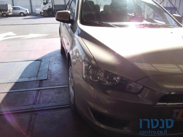 2011' Mitsubishi Lancer photo #1