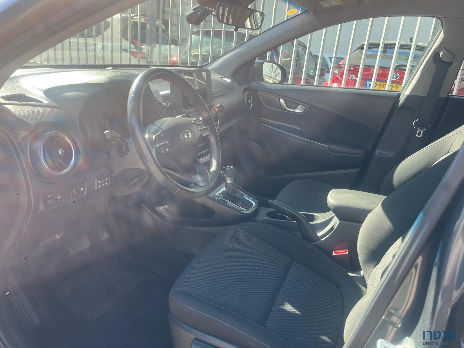 2022' Hyundai Kona photo #2