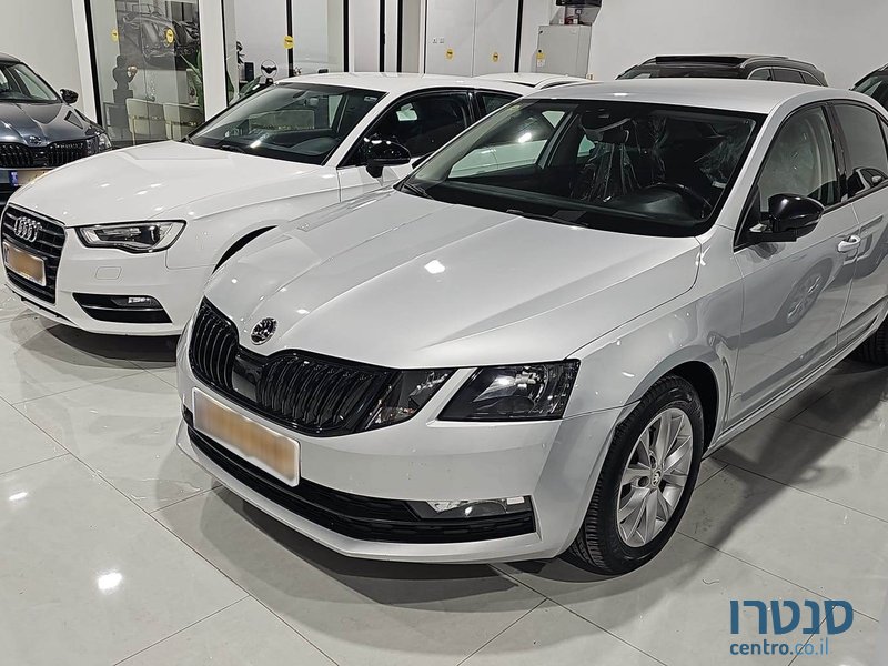 2017' Skoda Octavia photo #1