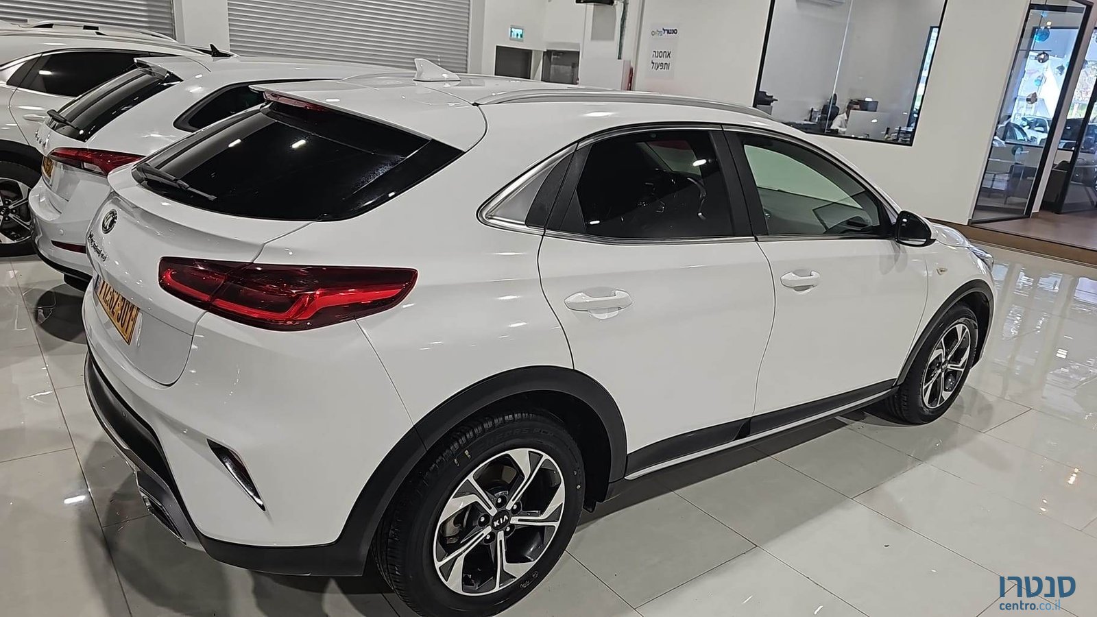 2020' Kia XCeed LX photo #3