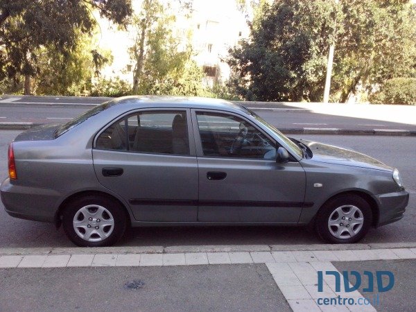 2005' Hyundai Accent photo #2