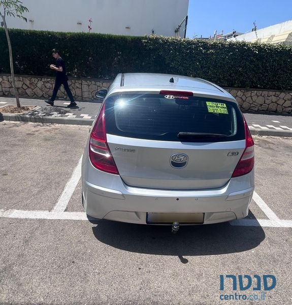 2011' Hyundai i30 יונדאי photo #2