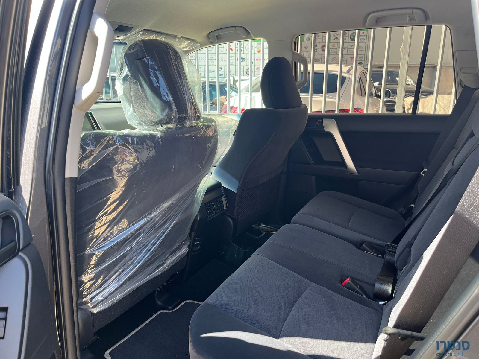 2022' Toyota Land Cruiser photo #1