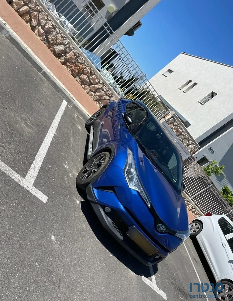 2017' Toyota C-HR טויוטה photo #3