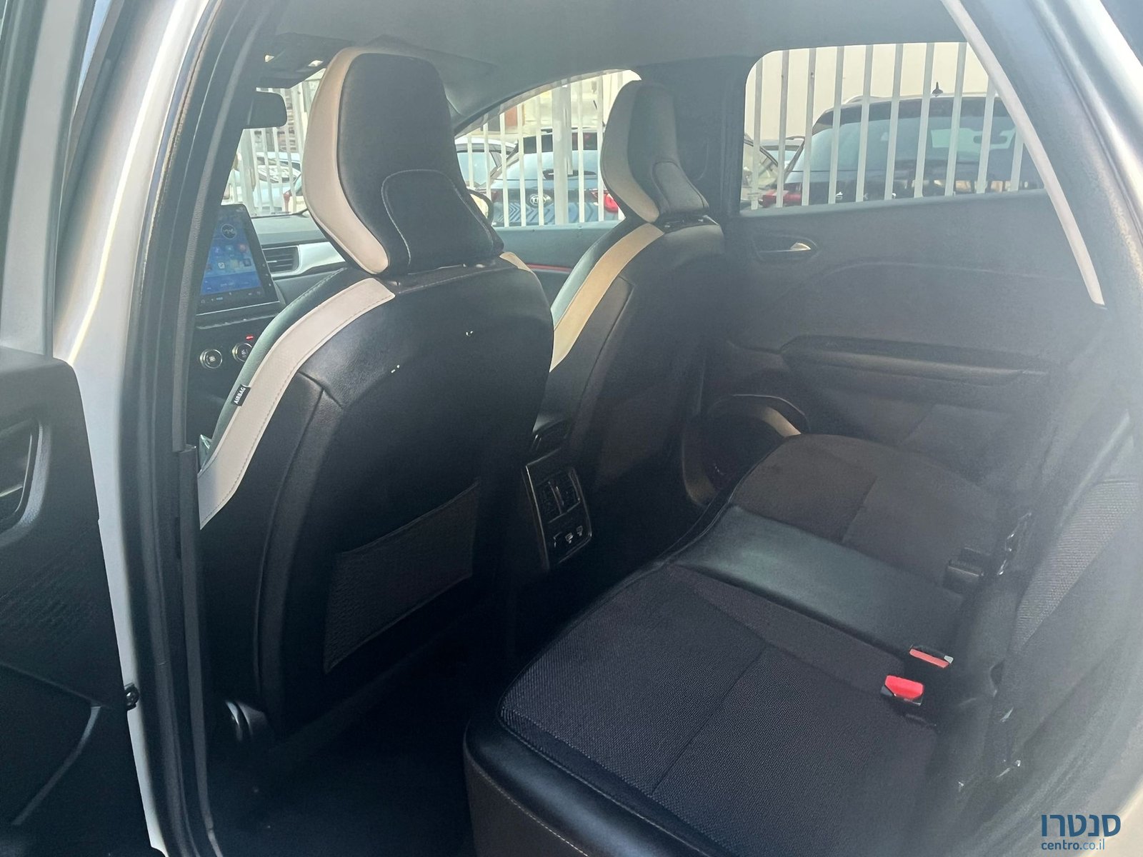 2022' Renault Captur photo #4