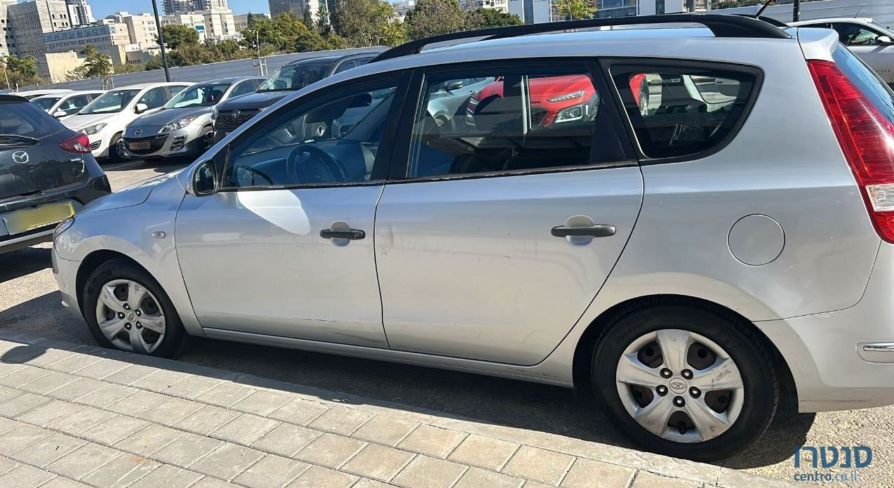 2010' Hyundai i30 יונדאי photo #2