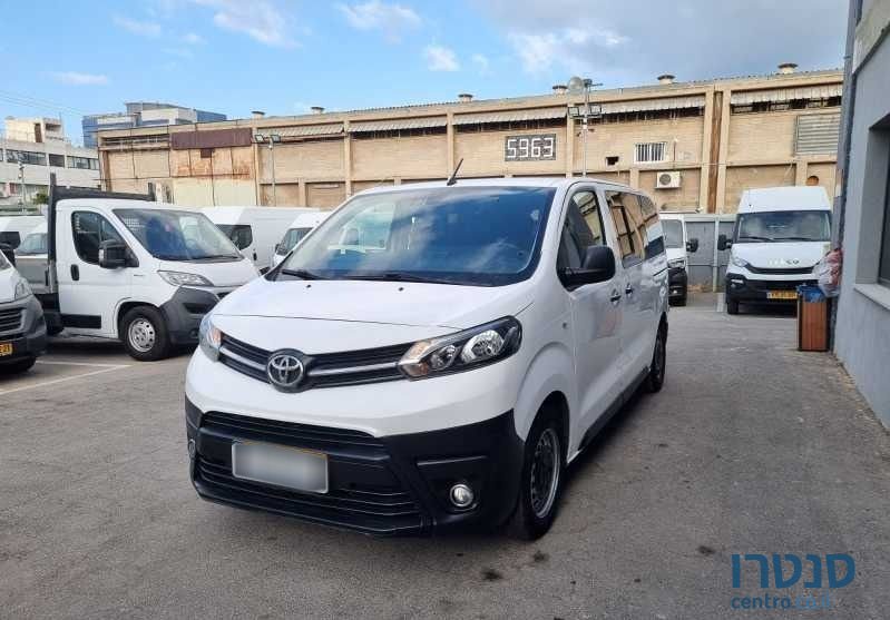 2020' Toyota Prius טויוטה פרואייס photo #1