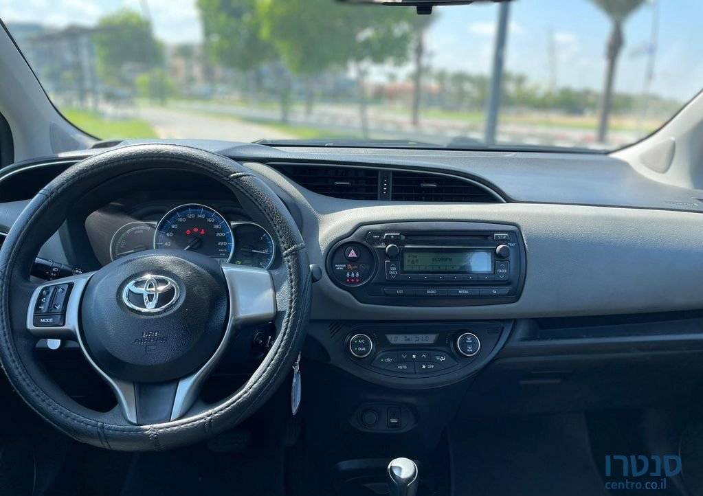 2016' Toyota Yaris טויוטה יאריס photo #6
