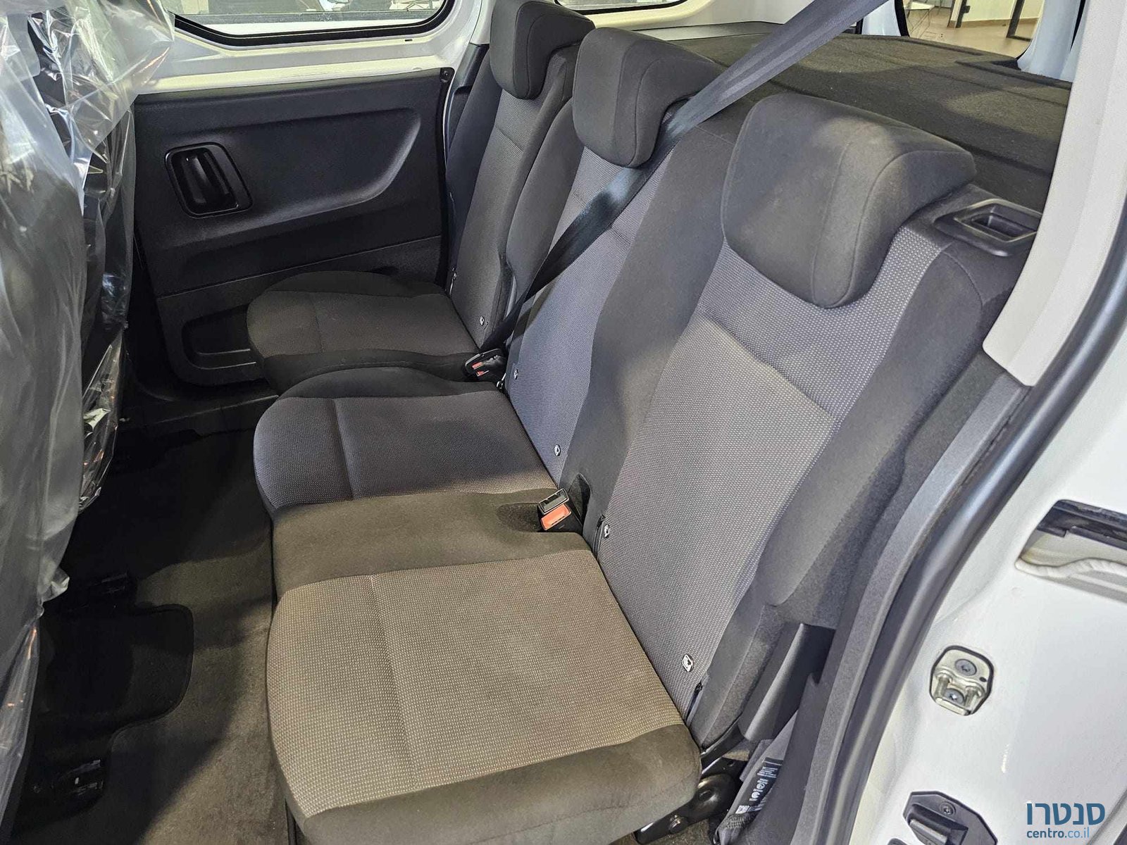 2021' Toyota ProAce City photo #6