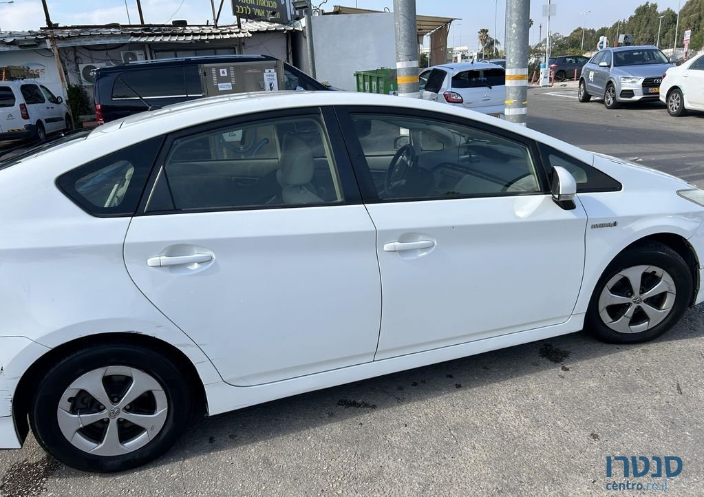 2013' Toyota Prius טויוטה פריוס photo #4