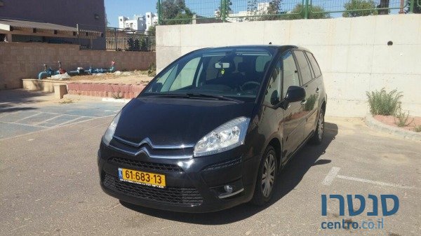 2012' Citroen C4 Picasso photo #3