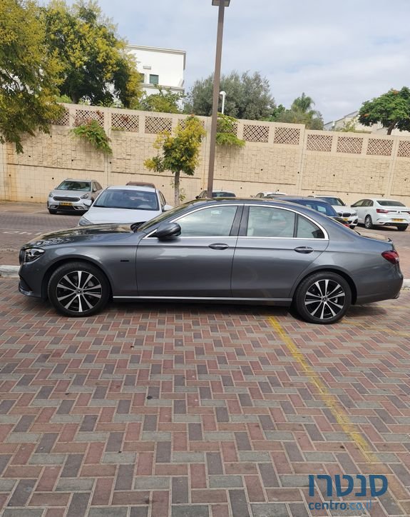 2021' Mercedes-Benz E-Class מרצדס photo #2