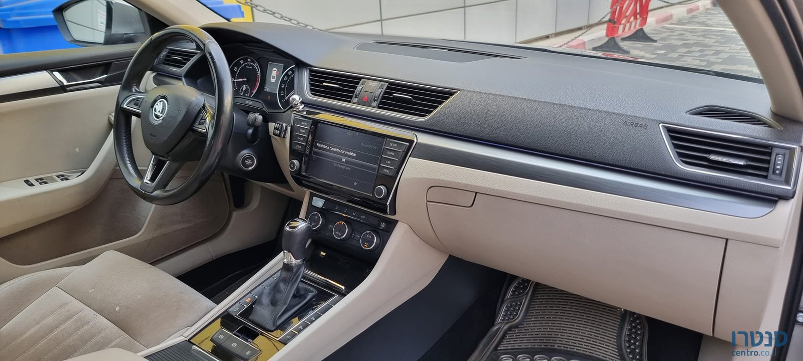 2017' Skoda Superb photo #5