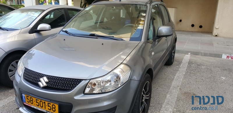 2014' Suzuki SX4 photo #1