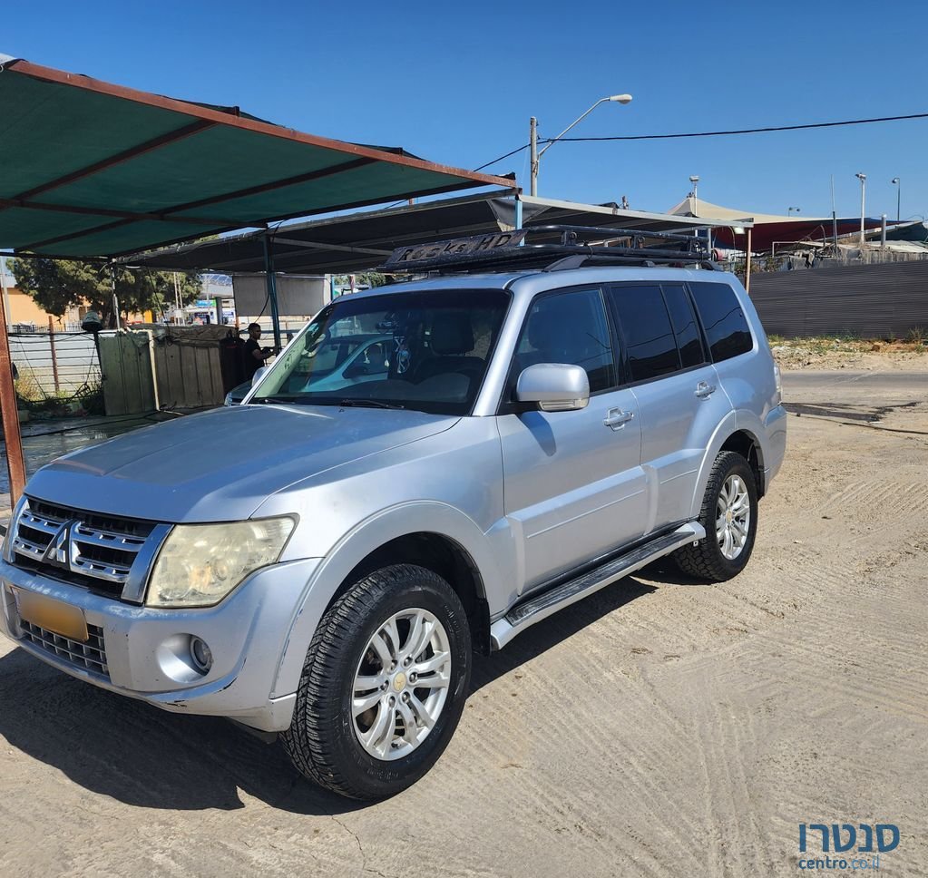 2013' Mitsubishi Pajero מיצובישי פג'רו photo #3