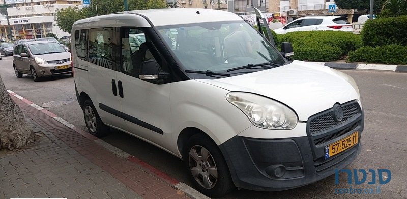 2014' Fiat Doblo photo #1
