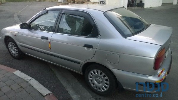 2002' Suzuki Baleno photo #3