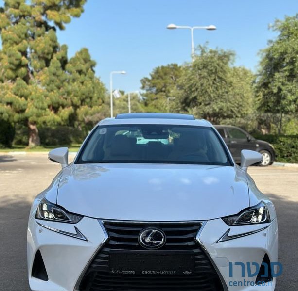 2020' Lexus Is300H לקסוס photo #2